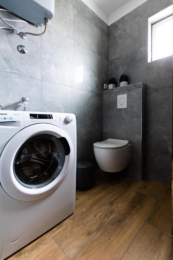 Apartment Dolly Completely Renovated 2023 Rovigno Esterno foto