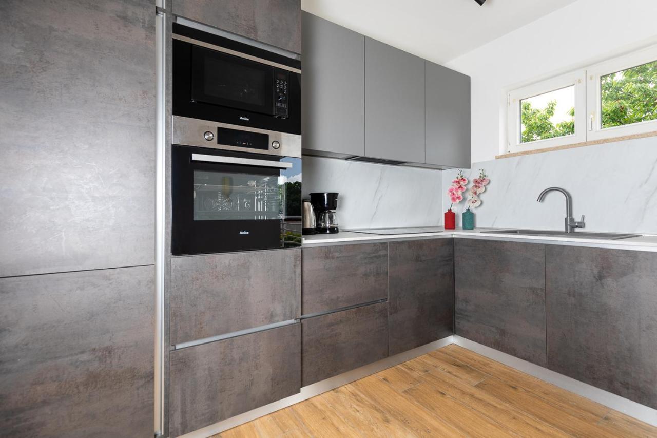 Apartment Dolly Completely Renovated 2023 Rovigno Esterno foto